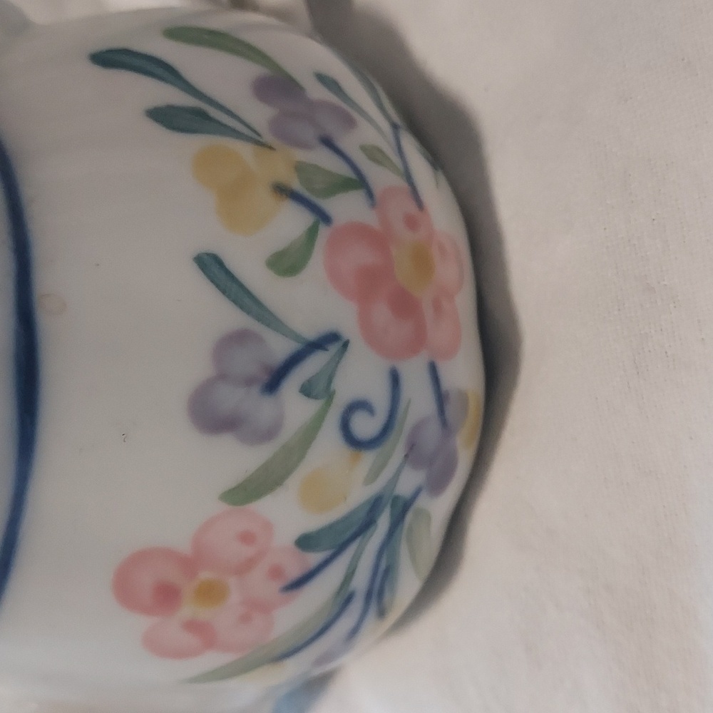 VINTAGE beautiful small  floral Teapot - Picture 4 of 14